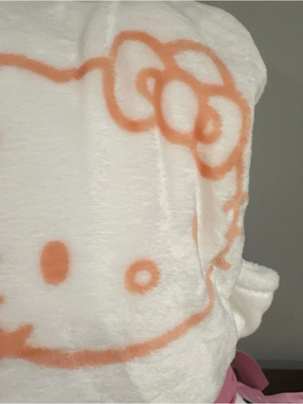 Hello Kitty White and Pink Hooded Plush Blanket - Picture 2 of 8